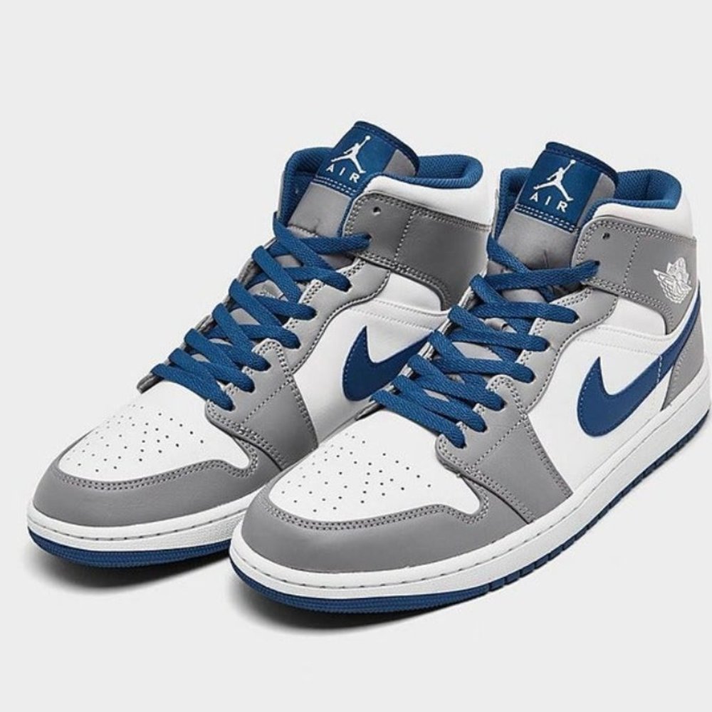 AIR JORDAN RETRO 1 Shoes 100 % Authentic
